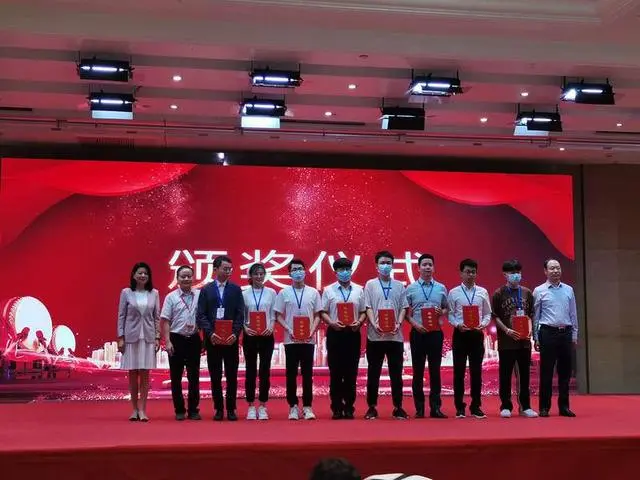 安徽：“互联网+”大学生创新创业大赛获奖项目展在合肥举行